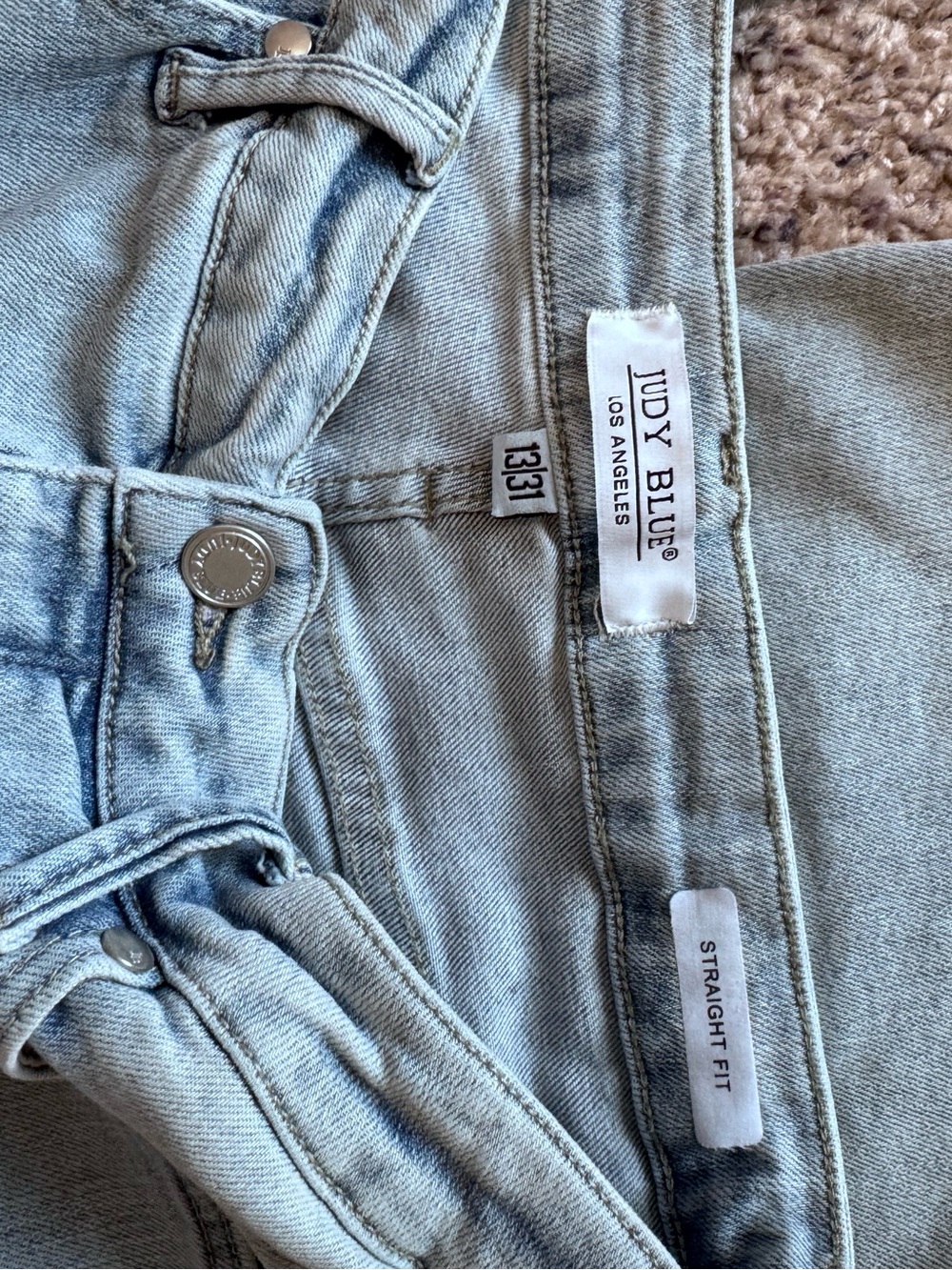 Judy Blue Light Wash High Rise Straigh Fit 13/31 - Picture 5 of 5
